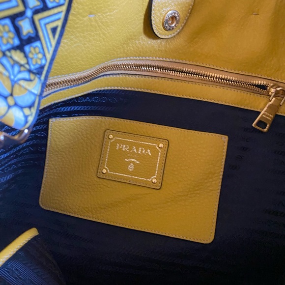 Prada Bag w/ 2 long crossbody straps - Picture 10 of 16